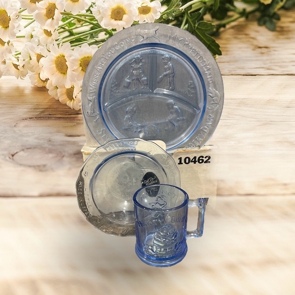 Vintage Tiara Blue Glass Nursery Rhyme Set in Original Box - Picture 1 of 4